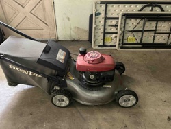 Honda Self-Propelled Walk-Behind Lawn Mower