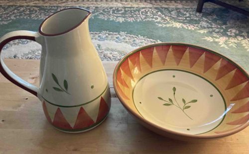 Molde Portugal Ceramic Pitcher and Wash Basin Set