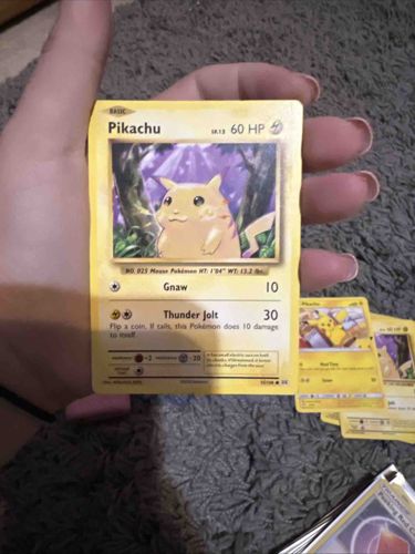 Pikachu (Base Set) Pokémon Trading Card