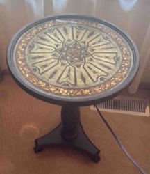 Round Pedestal Accent Table with Inlaid/Gilded Top