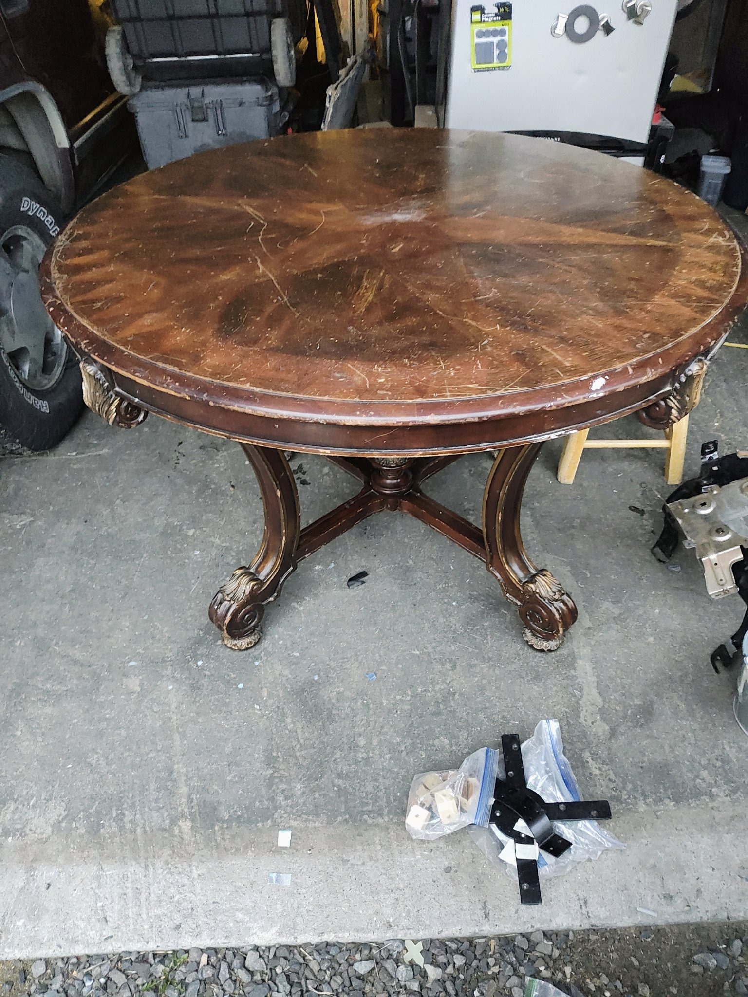 Drexel Heritage Mahogany Pedestal Dining Table