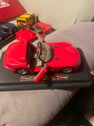 Bburago 1993 Dodge Viper RT/10 Die-Cast Model Car