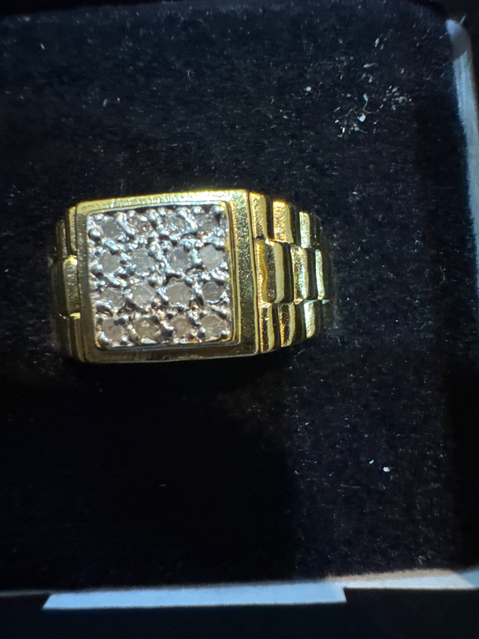 Submitted photo of Yellow and white gold diamond cluster ring (unauthenticated)