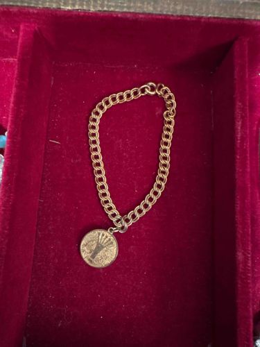 Vintage Gold-Tone Double Link Charm Bracelet with Round Pendant