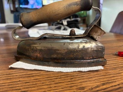 Vintage Landers, Frary & Clark 'Universal' Electric Clothes Iron