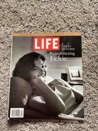 LIFE Magazine Special Commemorative Edition: A LIFE IN PICTURES Remembering Jackie