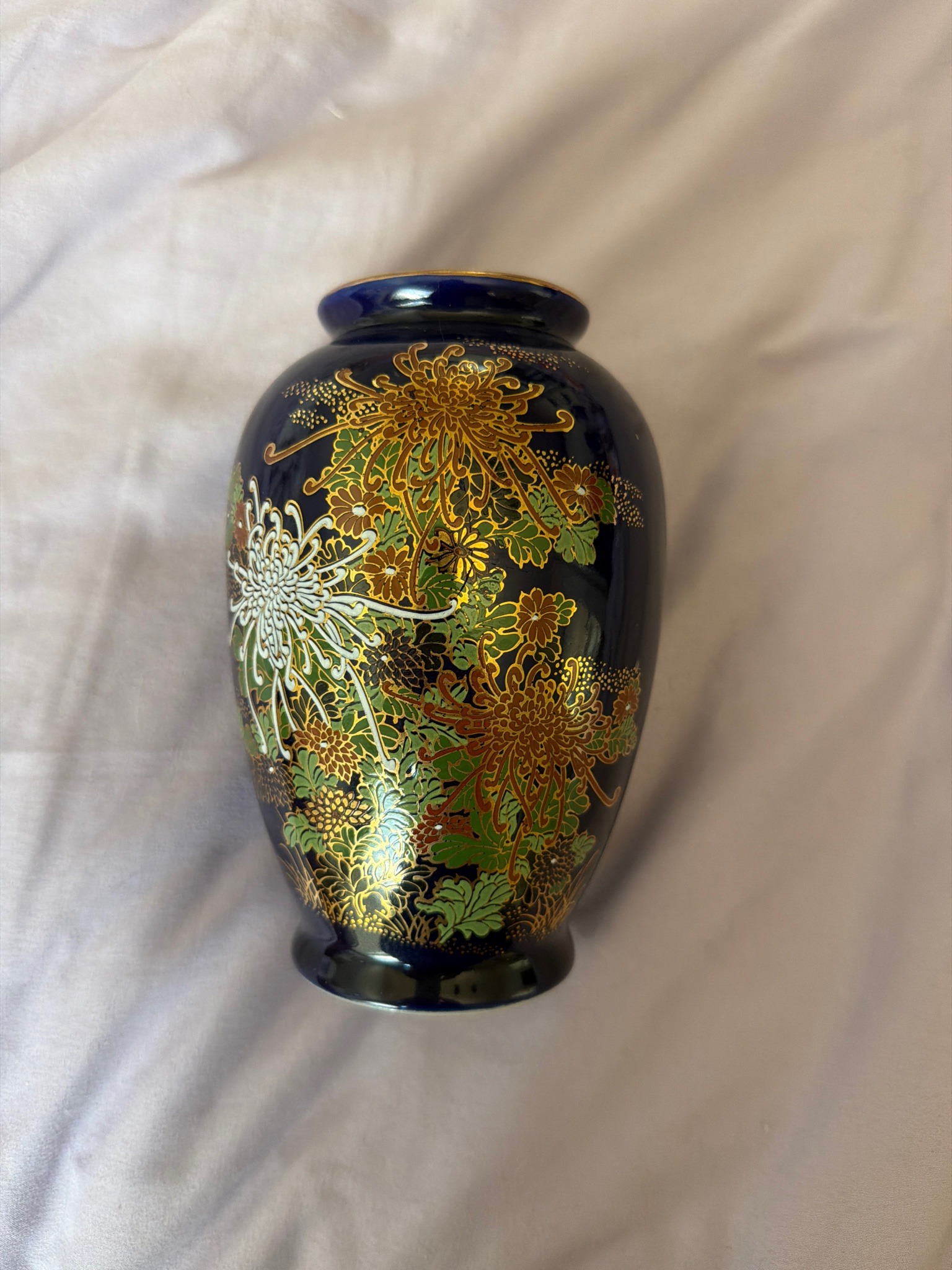 Submitted photo of Japanese Satsuma-style ceramic vase (unauthenticated)