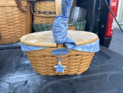 Lidded Woven Basket with 2000 Star Charm