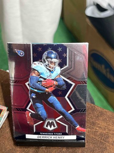 2020 Panini Mosaic Derrick Henry Genesis Prizm Football Card