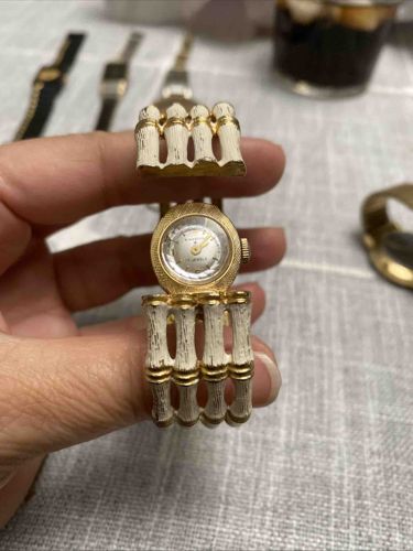 Vintage Kingston 17 Jewels Hidden Watch Bamboo-Motif Bangle Bracelet