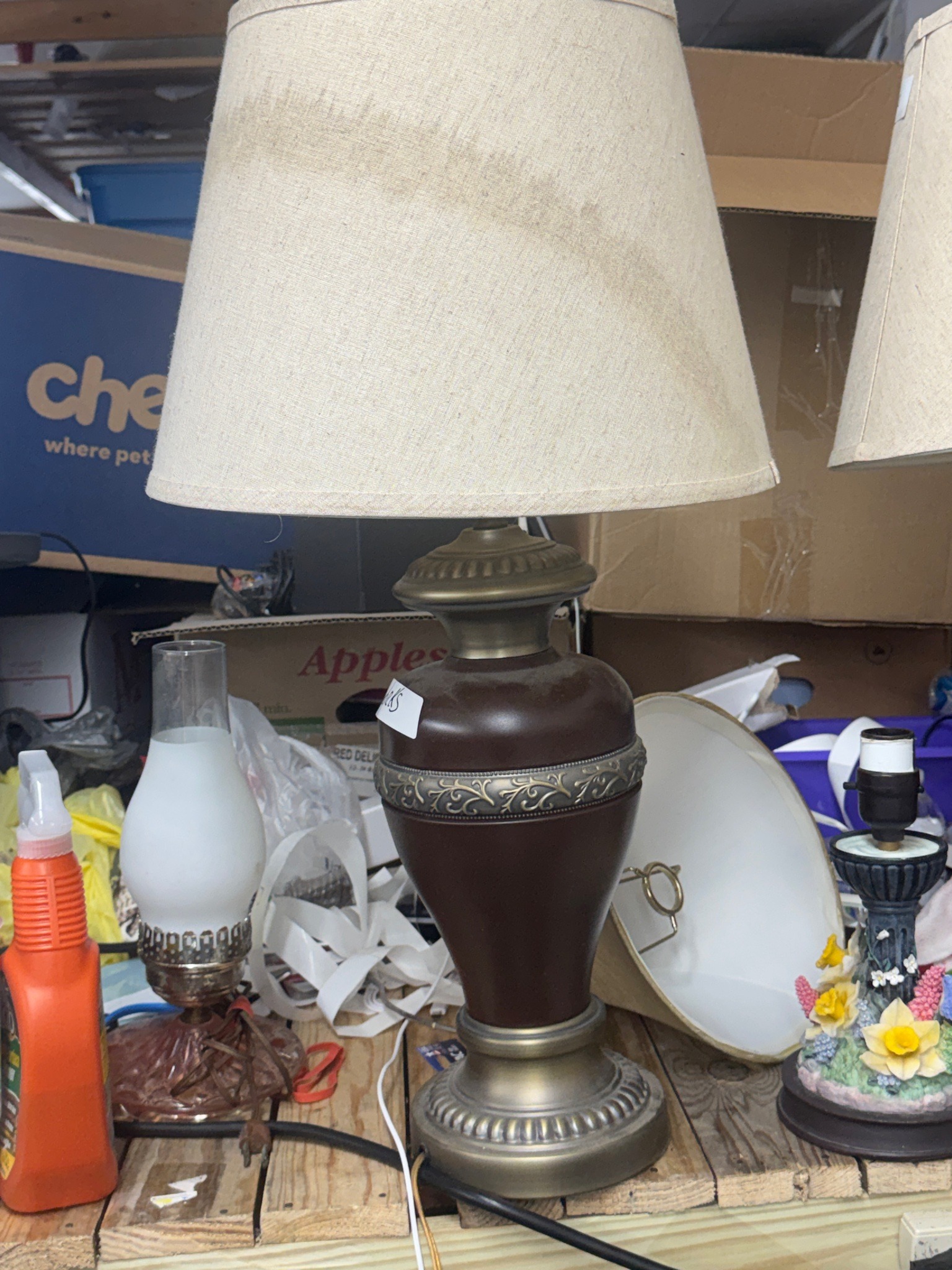 Submitted photo of Table lamp (not authenticated)