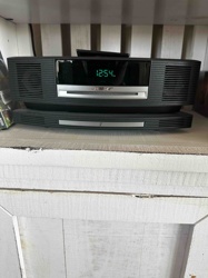 Bose Wave Music System with Multi-CD Changer