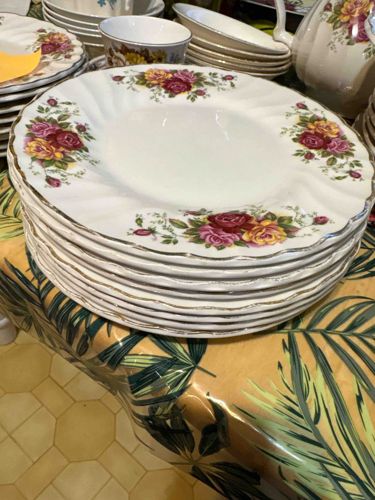Royal Albert Old Country Roses Fine Bone China Plates