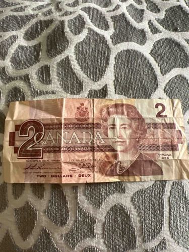 Canadian Two Dollar Bill (1986 Series)