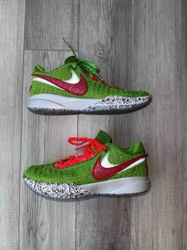 Nike LeBron 20 'Christmas' Sneakers