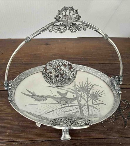 Meriden Silver Plate Etched Serving Basket with Handle
