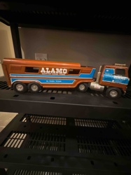 Ertl Alamo Quarter Horse Farms Semi Truck and Horse Trailer Toy