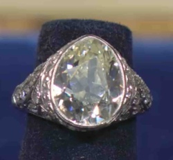 Antique/Vintage Pear-Shaped Diamond Ring with Filigree Band