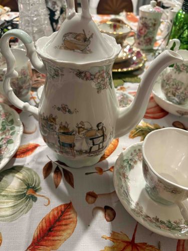 Tallis-Type Porcelain Teapot with Fanciful Scenes