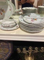 Assembled Porcelain Dinnerware Set with Gravy Boats and Serving Dish