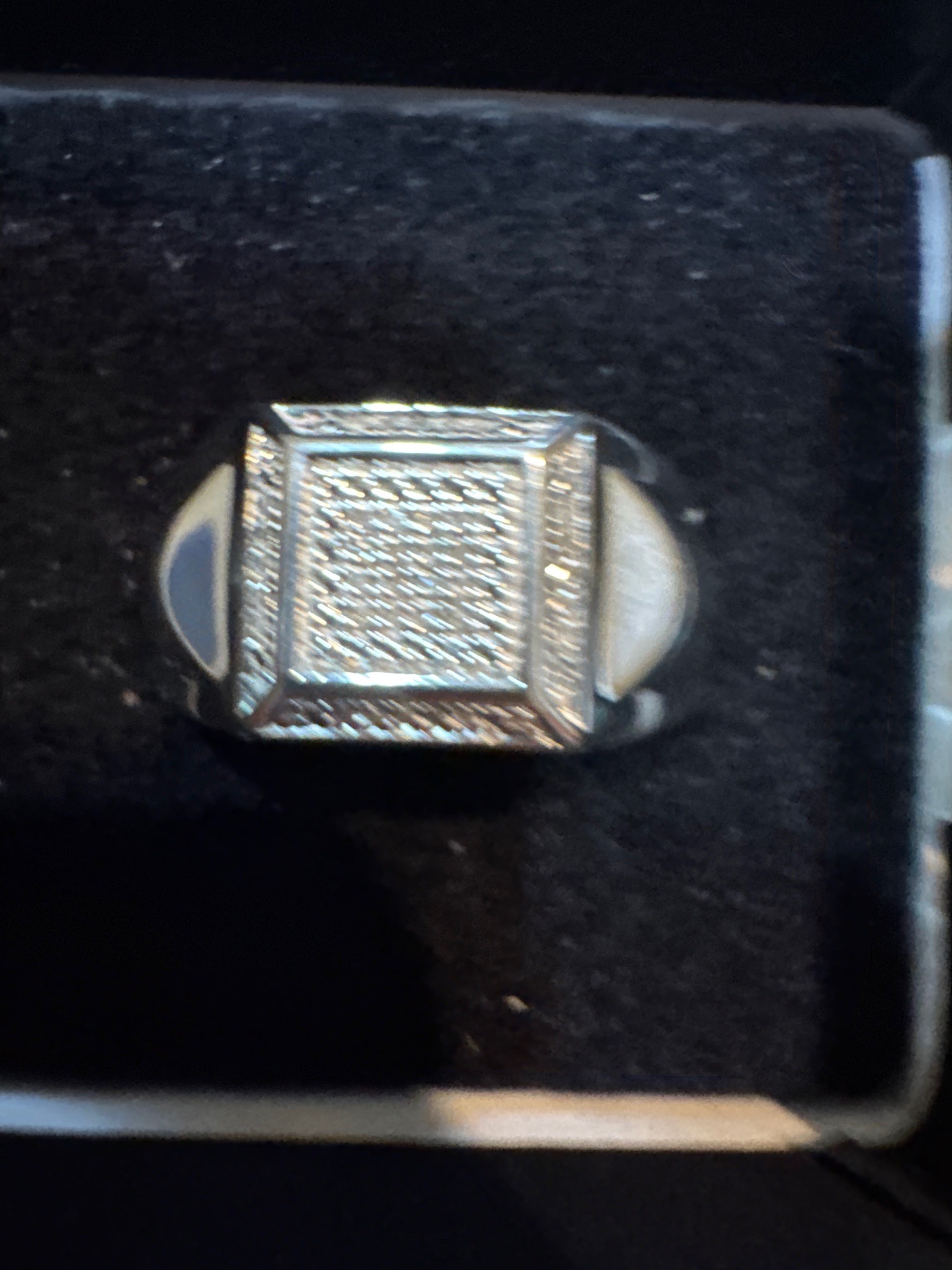 Submitted photo of Mens silver-tone textured cluster ring (unauthenticated)