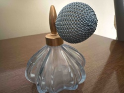 Vintage Fluted Glass Perfume Atomizer with Net-Covered Bulb