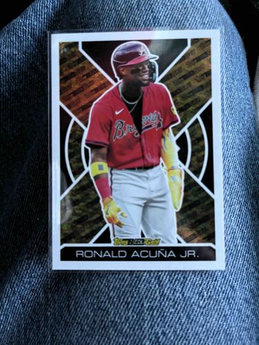 Ronald Acuña Jr. Topps BLAZE Gold Baseball Card