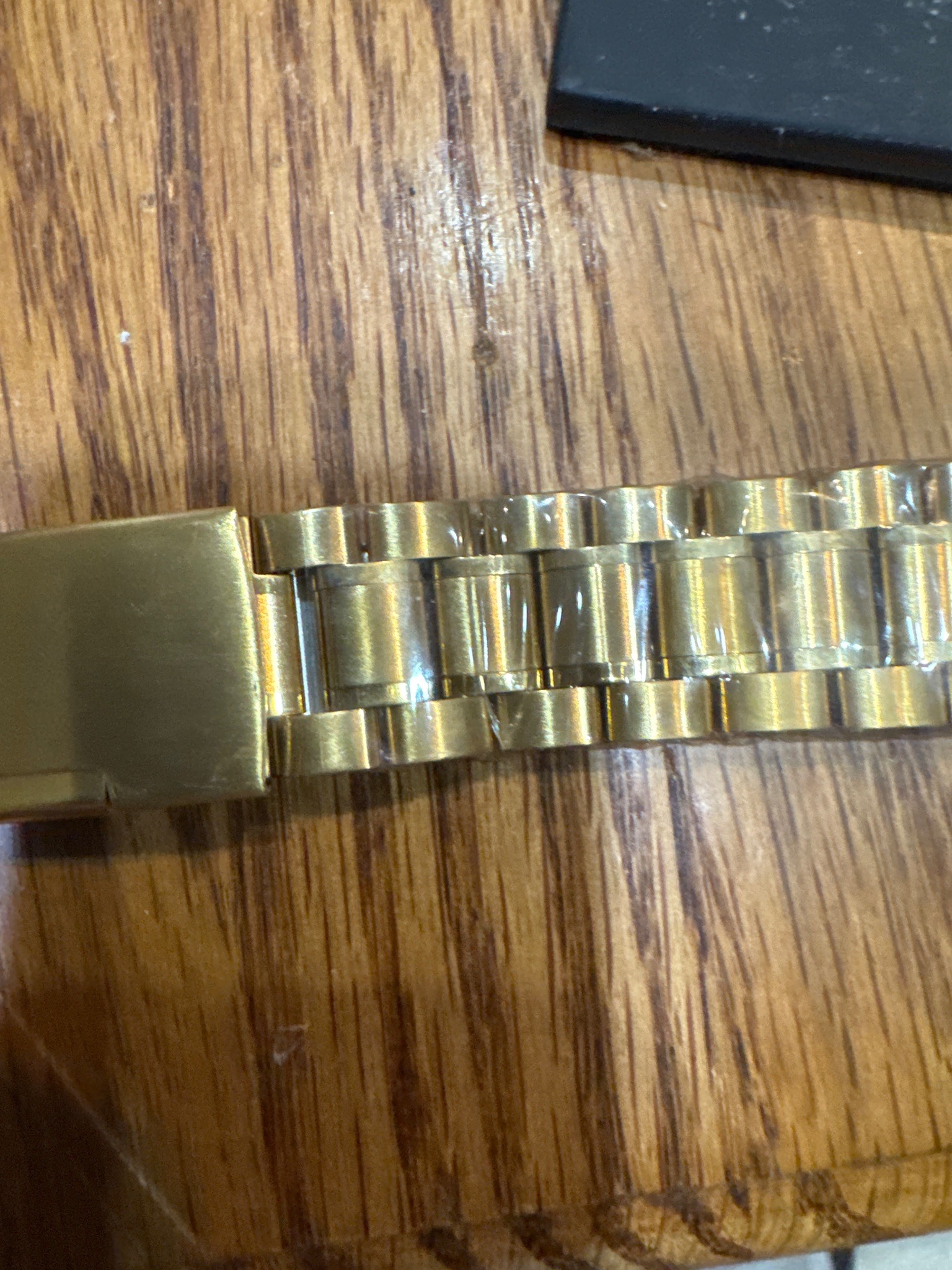 Submitted photo of Gold-tone metal watch bracelet (unauthenticated)