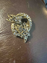 Vintage Rhinestone Brooch with Gold-Tone Setting