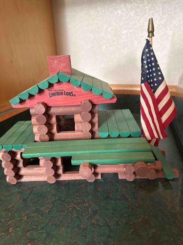 Vintage Lincoln Logs Log Cabin Display Model
