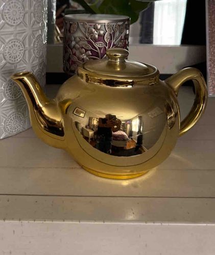 Gold-Finished Ceramic Teapot