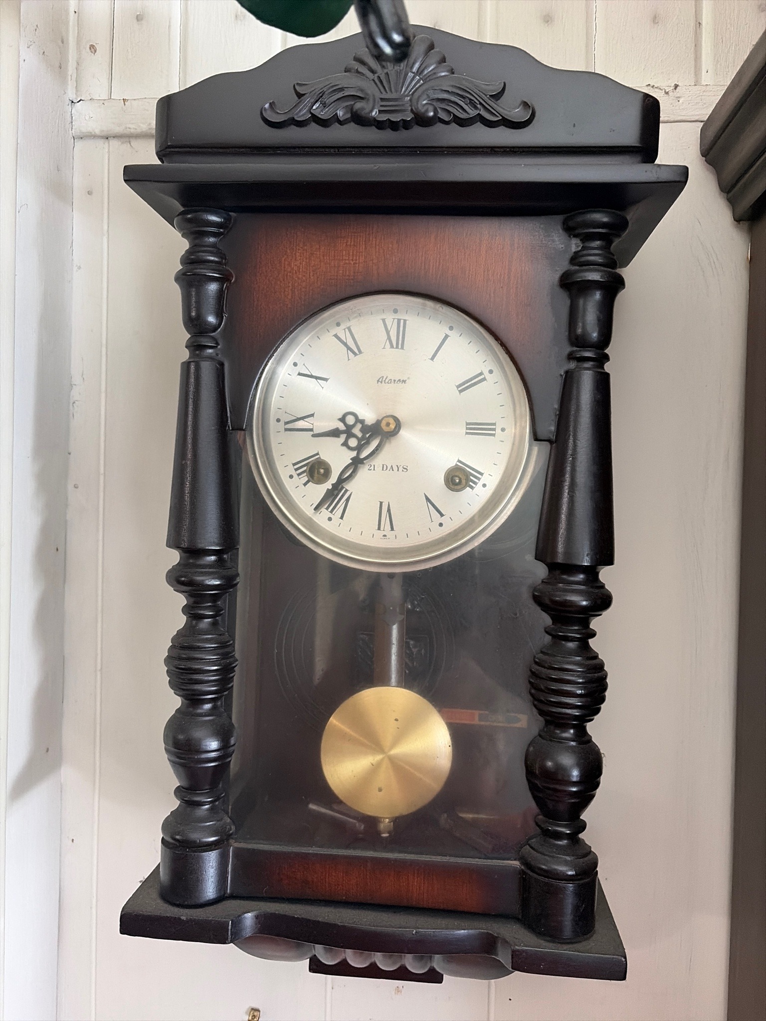 Submitted photo of Alaron wall clock (not authenticated)