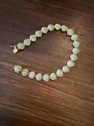 10k Gold Shell Motif Bracelet