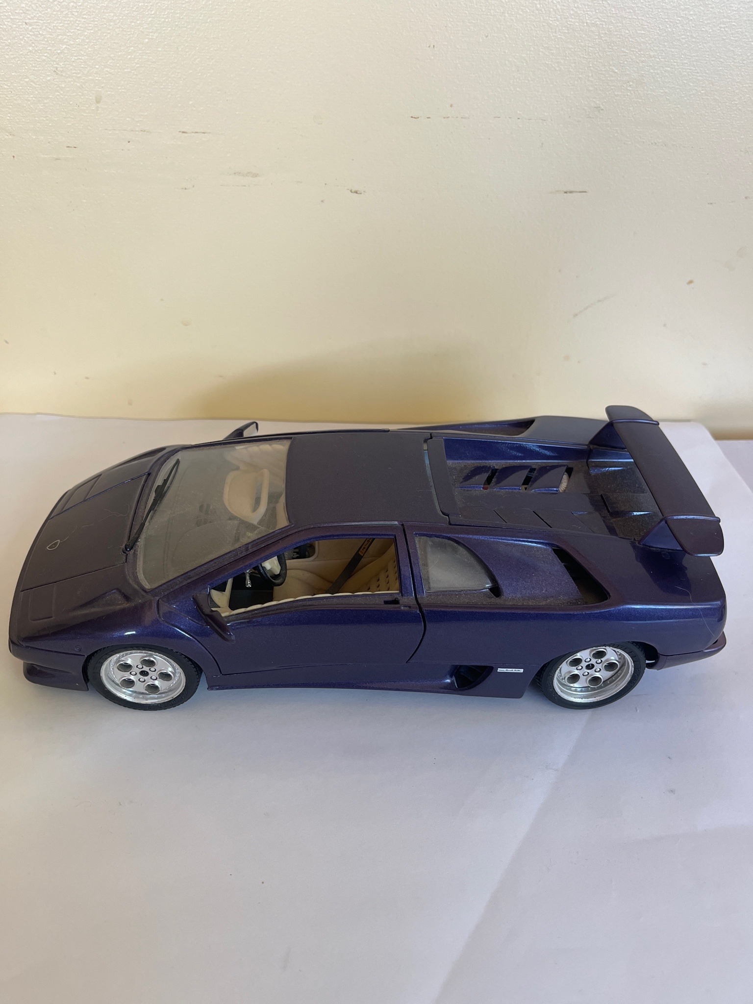 Submitted photo of Lamborghini Diablo scale model car (not authenticated)