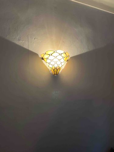Tiffany-style Stained Glass Wall Sconce