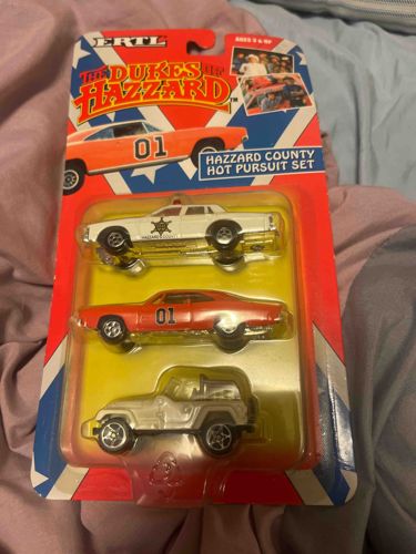 ERTL The Dukes of Hazzard: Hazzard County Hot Pursuit Set