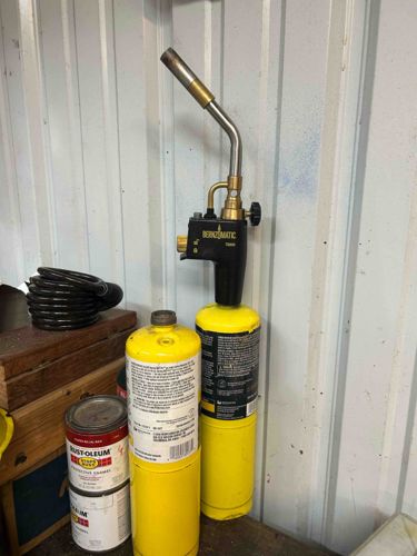 Bernzomatic TS8000 Trigger-Start Torch Head with Gas Cylinders
