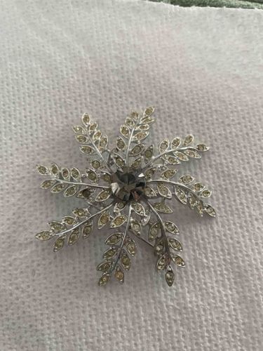 Vintage Rhinestone Sunburst Floral Starburst Brooch