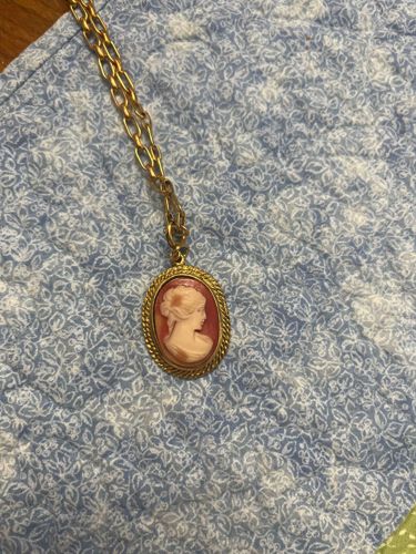 Vintage Cameo Pendant Necklace