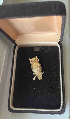 Vintage Gold-Toned Owl Brooch with Red Gemstone Eyes