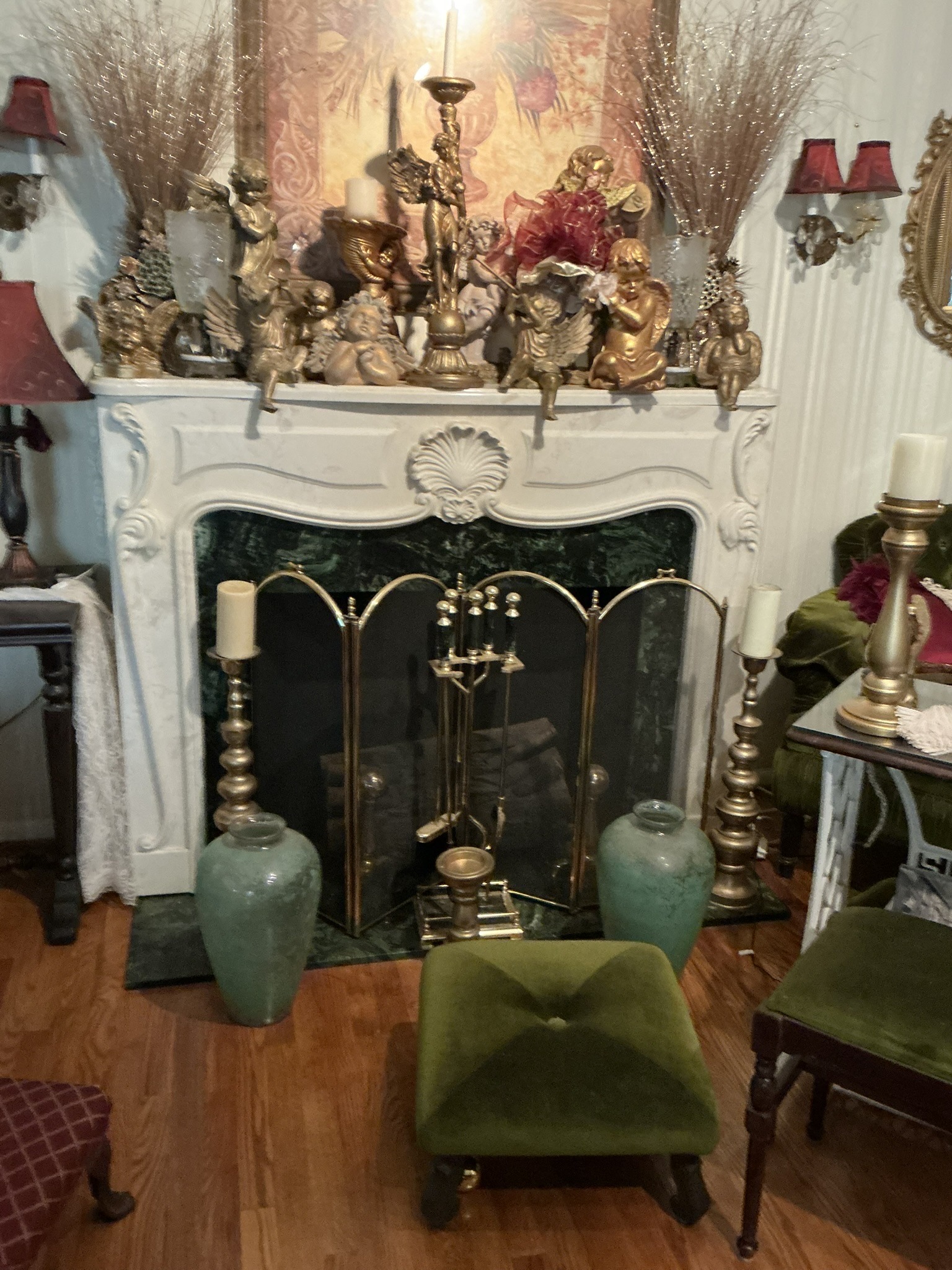 Submitted photo of Fireplace mantel and surround arrangement (not authenticated)