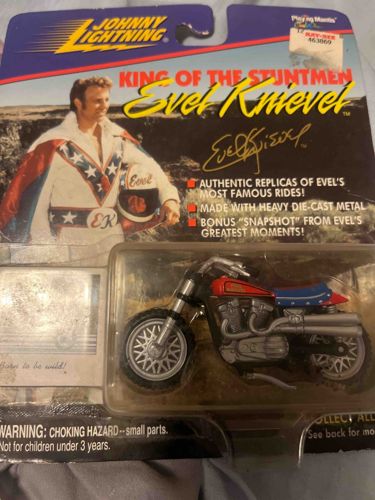 Johnny Lightning King of the Stuntmen Evel Knievel Die-Cast Motorcycle