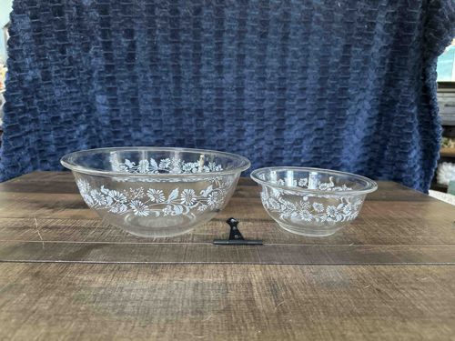 Vintage Pyrex Woodland Mixing Bowls