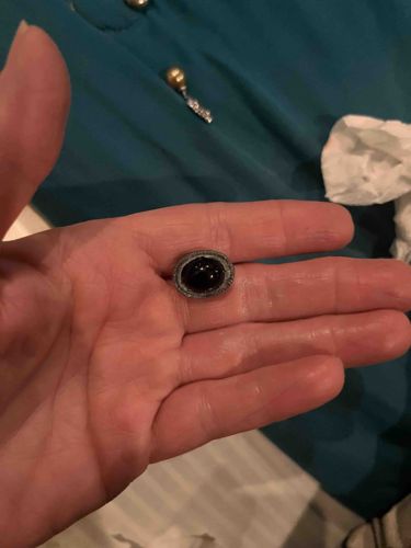 Vintage Oval Black Onyx or Glass Cabochon Ring