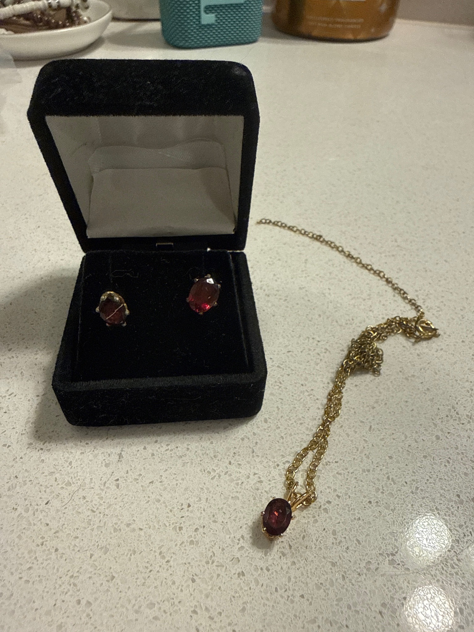 Submitted photo of Garnet and Gold Jewelry Set (unauthenticated)
