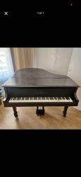 Kurtzmann Baby Grand Piano