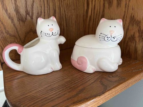 Vintage 1990s Ceramic Cat Creamer and Sugar Bowl Set