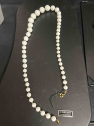 Graduated Lucite Bead Necklace