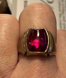 10k Yellow Gold Ruby Cabochon Ring