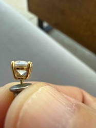 Diamond Solitaire Stud Earring